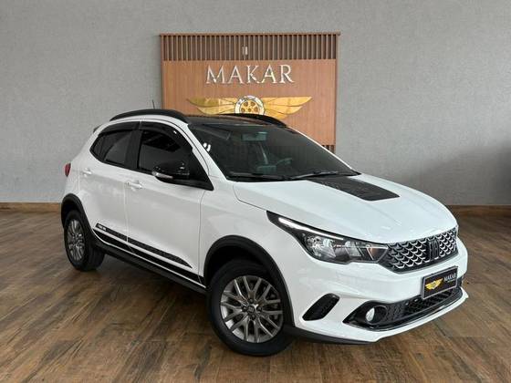FIAT ARGO 1.8 E.TORQ FLEX TREKKING AT6 FIAT ARGO 1.8 E.TORQ FLEX TREKKING AT6